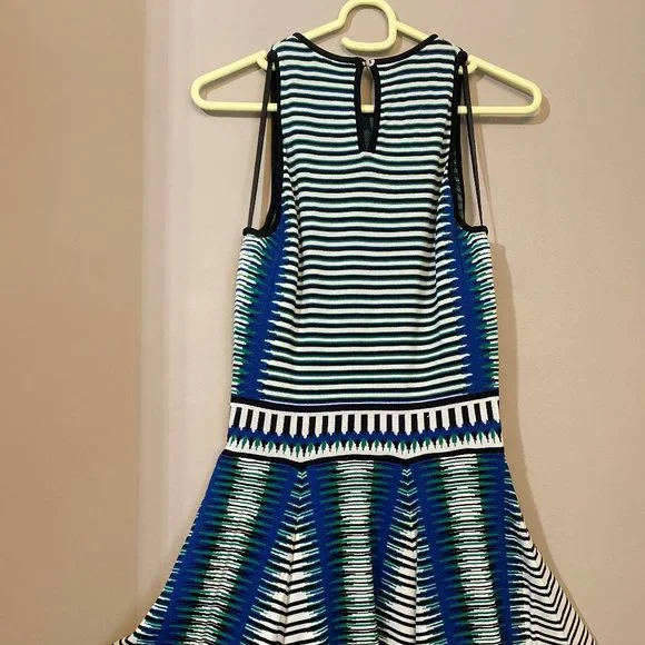 Dress - Picture 3 of 4